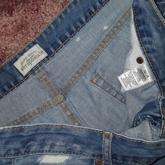 AEROPOSTALE DISTRESS SHORTIE FESTIVAL JEAN SHORTS - Picture 4 of 6